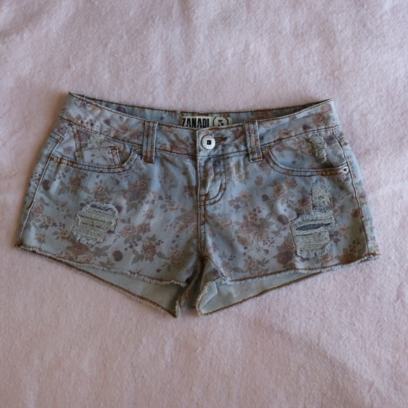 Zanadi Pants - ZANADI DENIM SHORTS WITH FLOWER PATTERN - SIZE 5